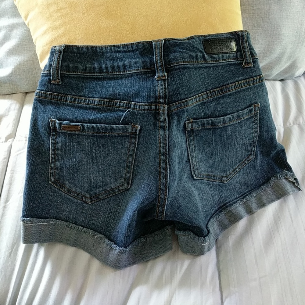 Shorts - Picture 2 of 3